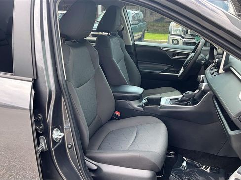 Used 2024 Toyota RAV4 XLE FWD image 9