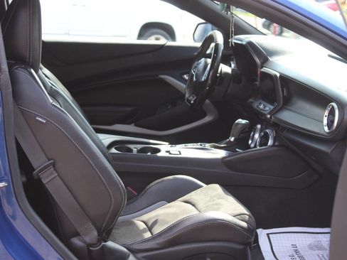 Used 2023 Chevrolet Camaro SS RWD image 9