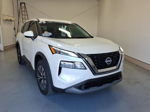 Certified 2023 Nissan Rogue SV FWD image 1