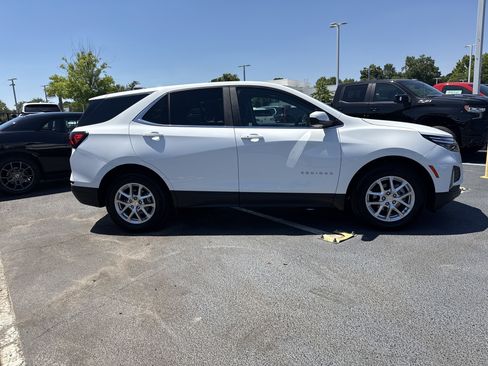 Used 2024 Chevrolet Equinox LT FWD image 15