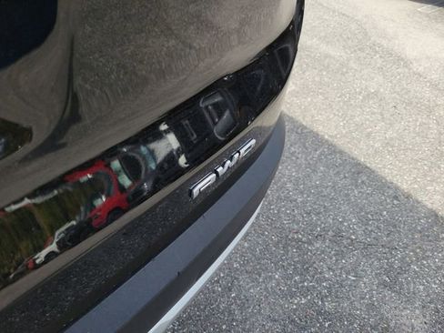 Used 2023 GMC Acadia SLT image 7