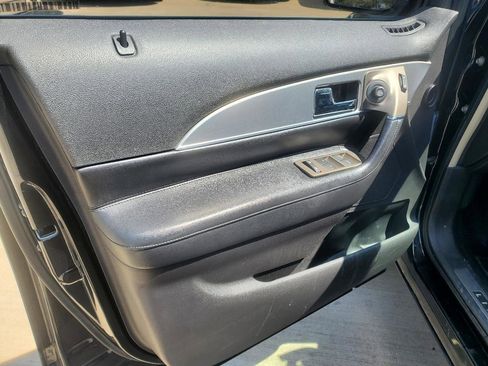 Used 2013 Lincoln MKX AWD image 19