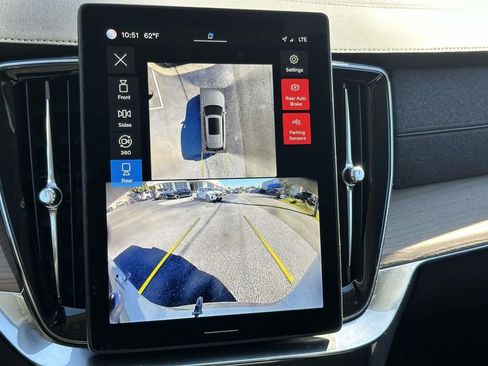 New 2025 Volvo XC90 T8 Plus w/ Protection Package Premier image 4