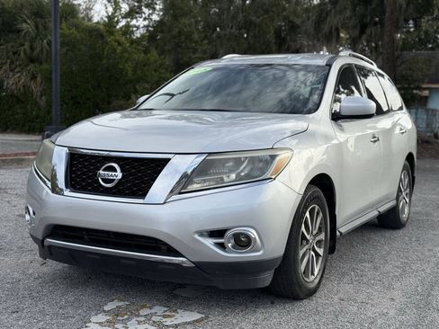 Used 2015 Nissan Pathfinder SV FWD image 3