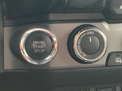 Used 2018 Toyota Tacoma TRD Sport w/ Technology Package image 22