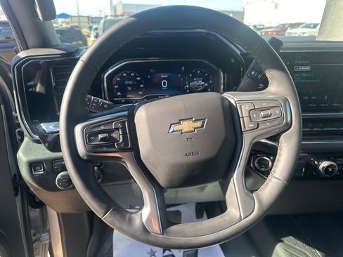 Used 2025 Chevrolet Silverado 3500 LT w/ Convenience Package image 14