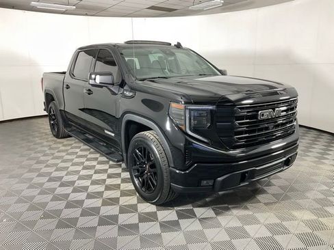 Used 2022 GMC Sierra 1500 Elevation w/ Elevation Premium Package image 3