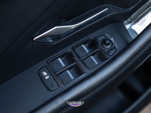 Used 2020 Jaguar E-PACE SE image 39