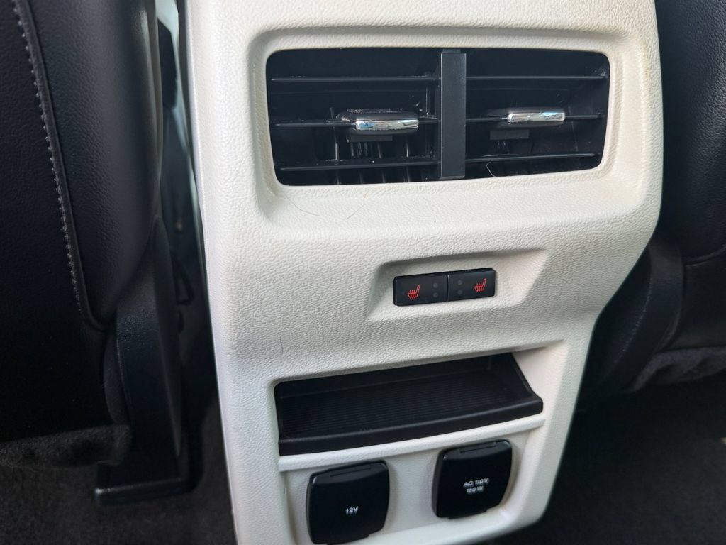 Used 2020 Ford Edge Titanium w/ Equipment Group 301A AWD/4WD image 18