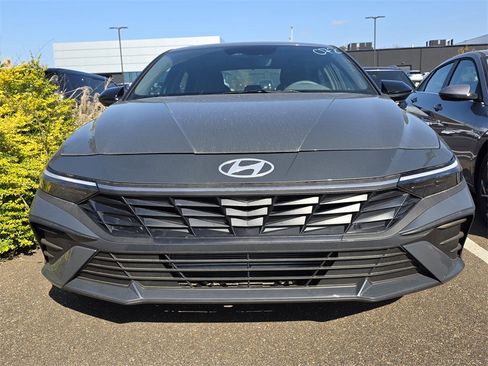 Certified 2025 Hyundai Elantra Sport image 2