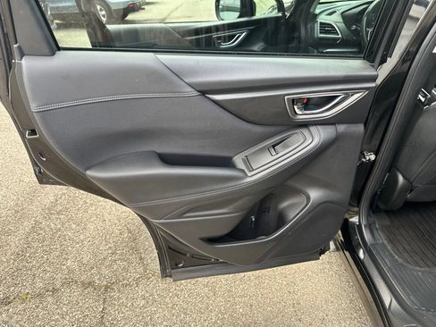 Used 2023 Subaru Forester Premium AWD/4WD image 23
