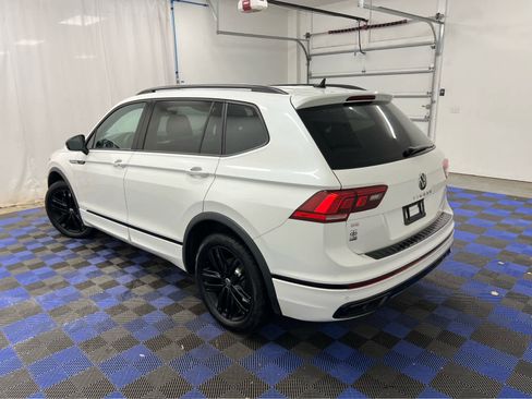 Used 2022 Volkswagen Tiguan SE R-Line image 9