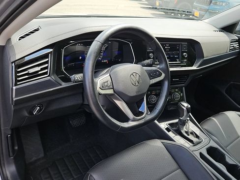 Used 2023 Volkswagen Jetta SE FWD image 26