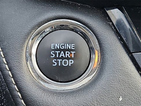 Used 2017 Toyota RAV4 Limited image 24