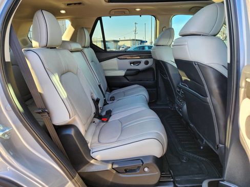 Used 2023 Honda Pilot Elite image 14