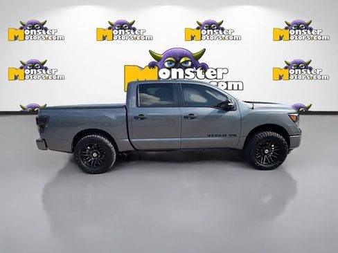 Used 2019 Nissan Titan SV w/ SV Convenience Package AWD/4WD image 4