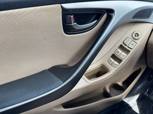 Used 2013 Hyundai Elantra GLS w/ Preferred Pkg image 29