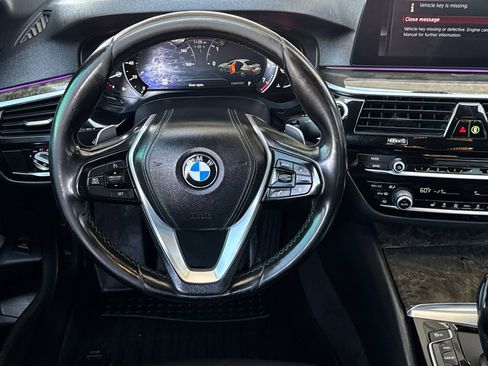 Used 2019 BMW 530i w/ Convenience Package RWD image 16