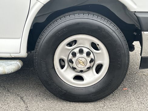 Used 2024 Chevrolet Express 2500 w/ Driver Convenience Package image 12