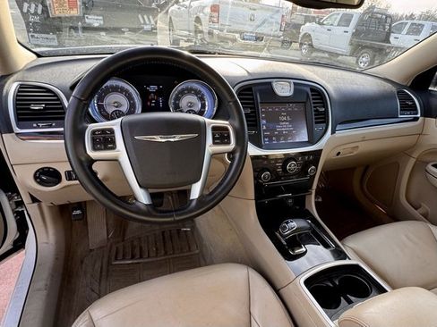Used 2013 Chrysler 300 image 9