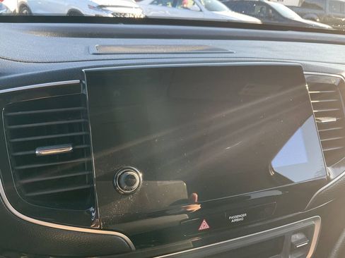 Used 2019 Honda Pilot Touring image 18