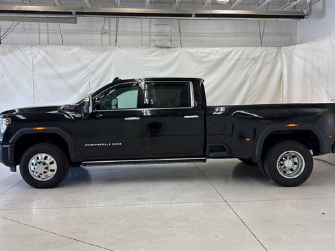 Used 2024 GMC Sierra 3500 Denali Ultimate image 8