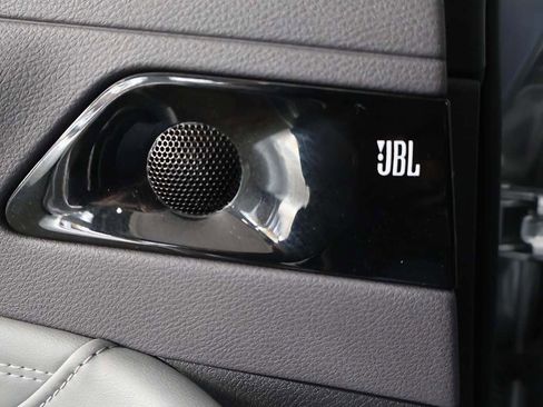 Used 2019 Toyota Avalon Limited image 55