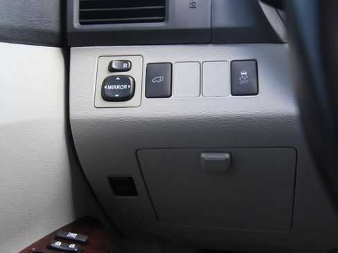 Used 2011 Toyota Venza w/ Premium Pkg #2 FWD image 14