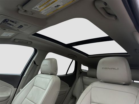 Used 2019 GMC Terrain Denali w/ Advanced Safety Package image 24