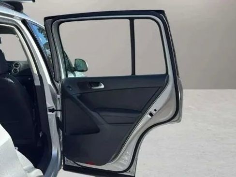 Used 2016 Volkswagen Tiguan S image 26