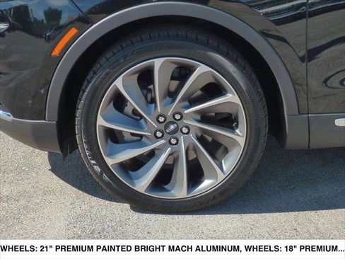 Certified 2021 Lincoln Nautilus Reserve image 9