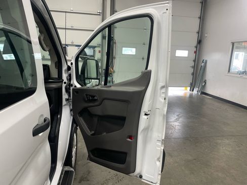 Used 2024 Ford Transit 250 XL w/ Exterior Upgrade Package image 29
