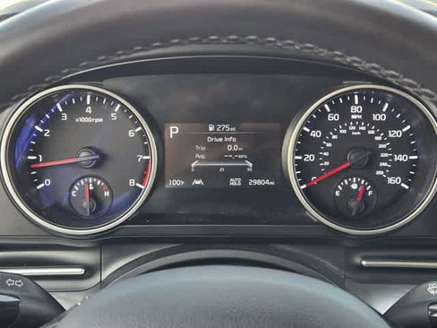 Used 2024 Kia Carnival LX FWD image 19