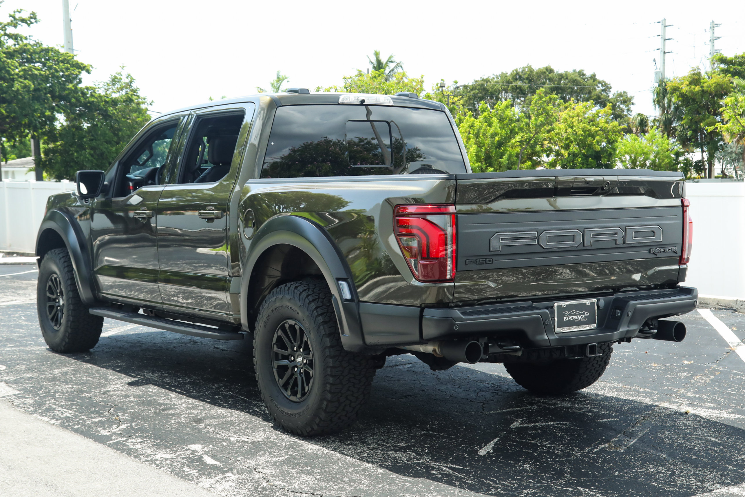 Used 2025 Ford F150 Raptor AWD/4WD image 3