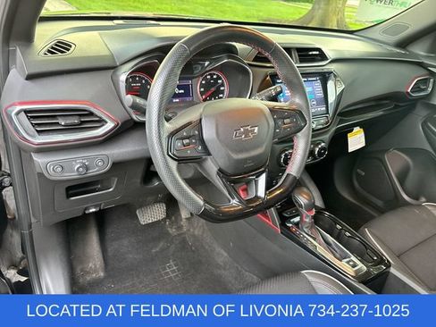 Used 2022 Chevrolet TrailBlazer RS w/ Sun and Liftgate Package FWD image 10