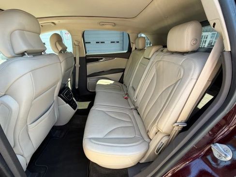 Used 2018 Lincoln MKX Reserve w/ Driver Assistance Package AWD/4WD image 10