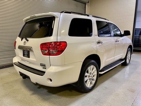 Used 2014 Toyota Sequoia Platinum AWD/4WD image 10