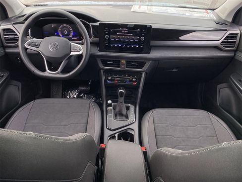 New 2026 Volkswagen Taos SE image 11