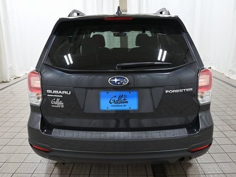 Used 2018 Subaru Forester 2.5i Premium w/ All-Weather Package image 11