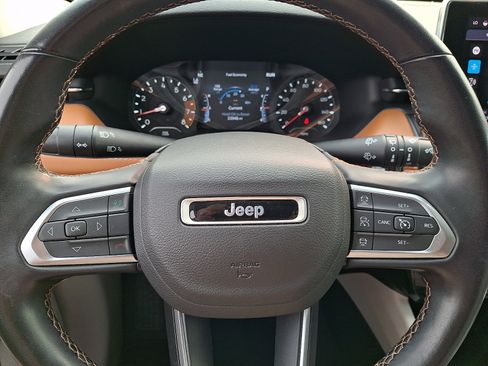 Used 2022 Jeep Compass Limited AWD/4WD image 19