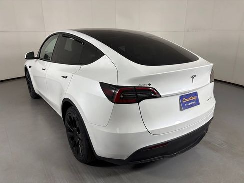 Used 2024 Tesla Model Y Long Range AWD/4WD image 6