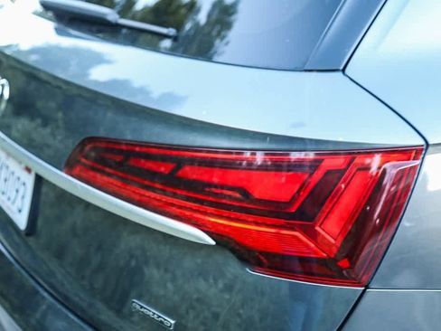 Used 2023 Audi Q5 2.0T Premium w/ Convenience Package image 11