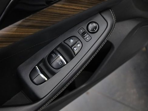 Used 2016 Nissan Maxima Platinum image 11