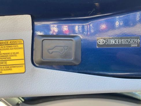 Used 2013 Toyota Highlander Plus image 8