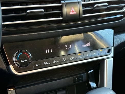 Used 2021 Kia Seltos SX w/ SX Sunroof Package image 27