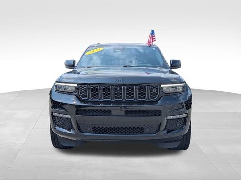 Used 2023 Jeep Grand Cherokee L Summit w/ Advanced Protech Group IV AWD/4WD image 8
