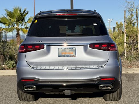 New 2026 Mercedes-Benz GLS 580 4MATIC image 9