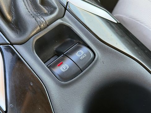 Used 2021 Toyota Corolla LE FWD image 22