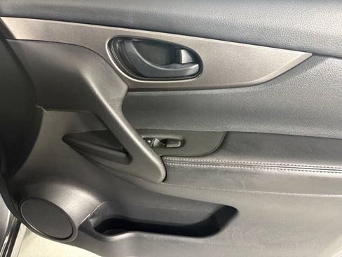 Used 2019 Nissan Rogue Sport S FWD image 12