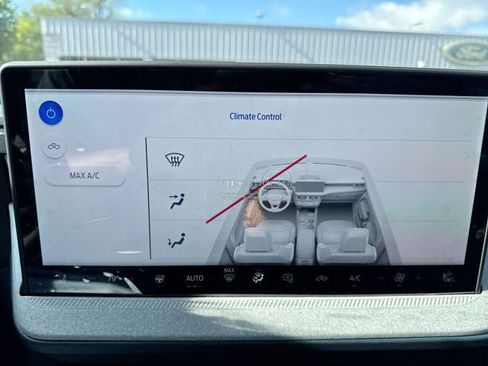 New 2025 Ford Maverick XLT w/ XLT Luxury Package image 18